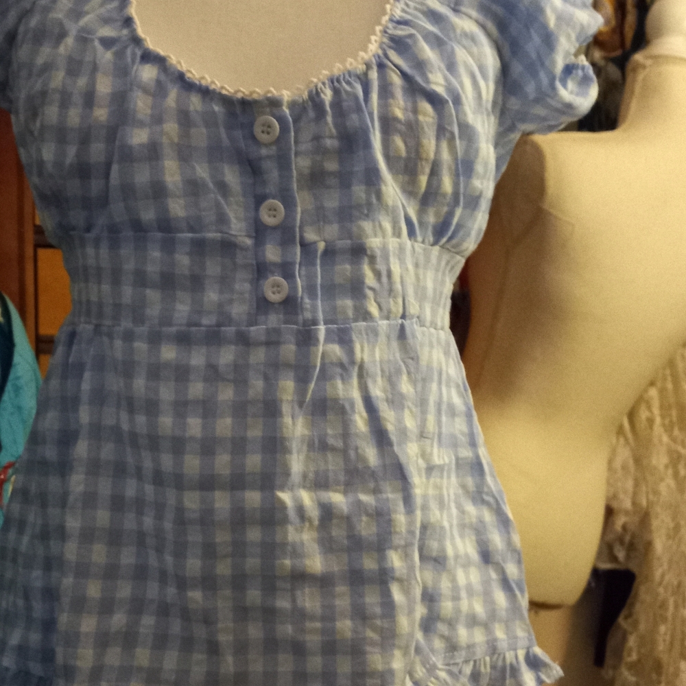 New,lightweight blue gingham Y2k 3 button front babydoll top,cap sleeves,size m.